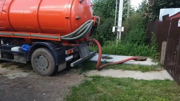 чистка туалетів Романків